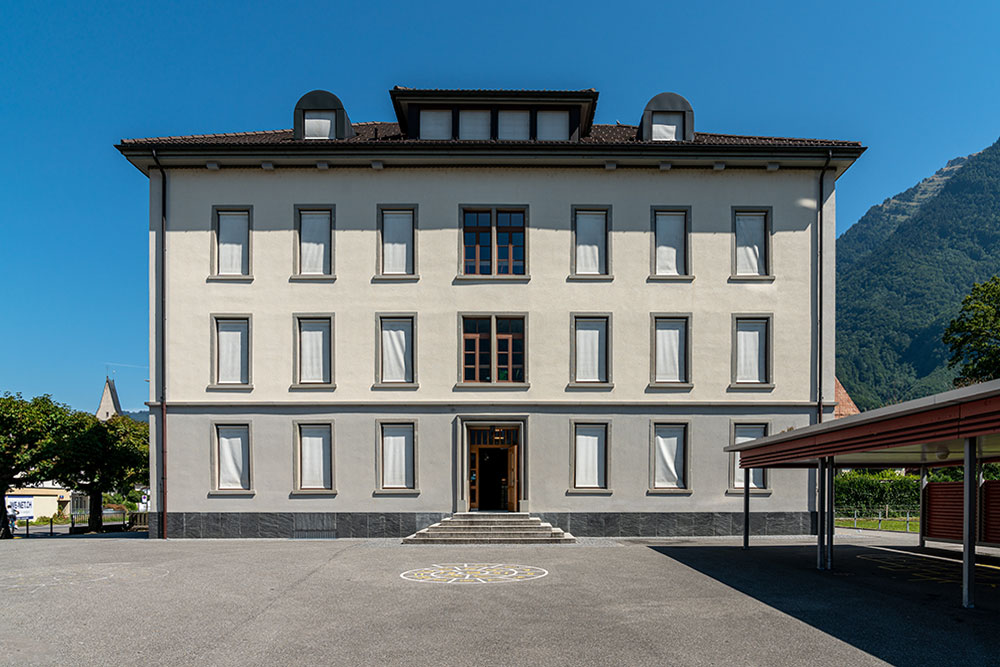 Schulhaus Oberdorf in Schänis