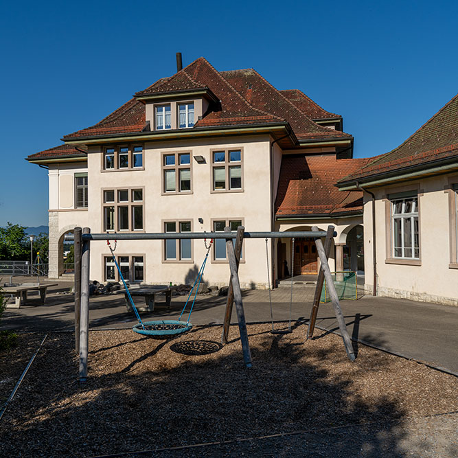 Schulhaus Oberdorf in Hinwil