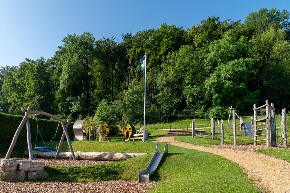 Spielplatz in Hellikon