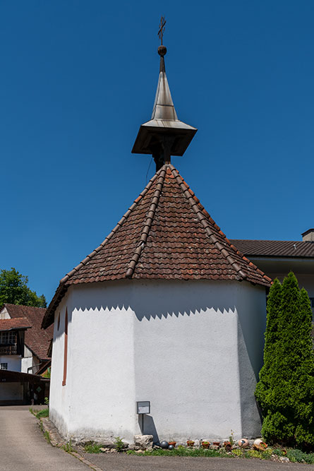 alte Sebastianskapelle in Hellikon