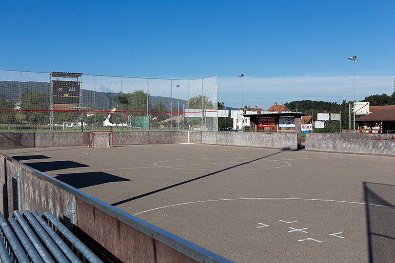 Terrain de sport à Fontenais