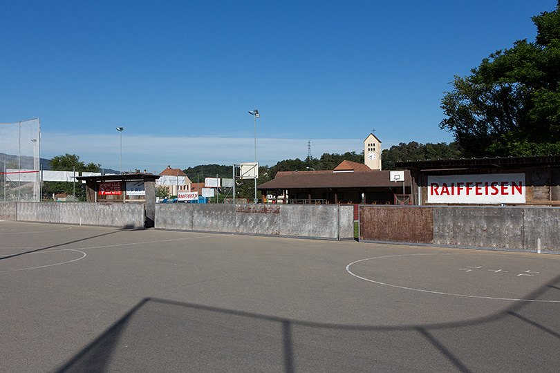 Terrain de sport à Fontenais