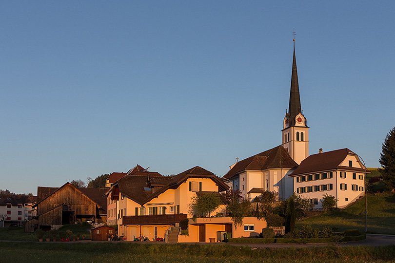 Kirche und Pfarrhaus in Richenthal