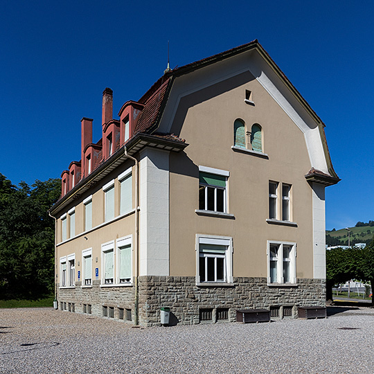 Schulhaus Obernau