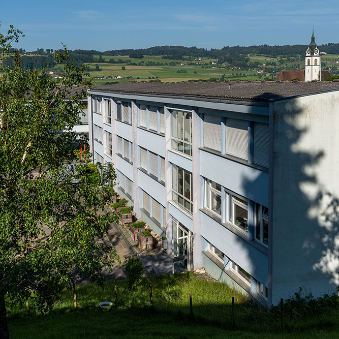 Schulhaus Hofacker in Triengen