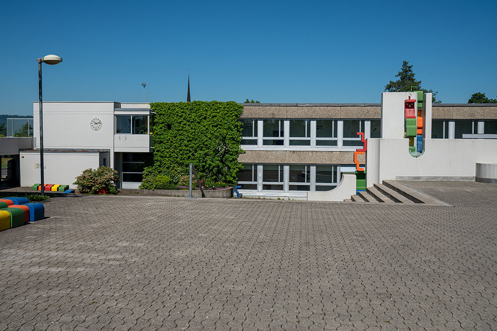 Schulhaus Berg in Gossau ZH