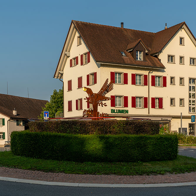 Verkehrskreisel in Hegnau