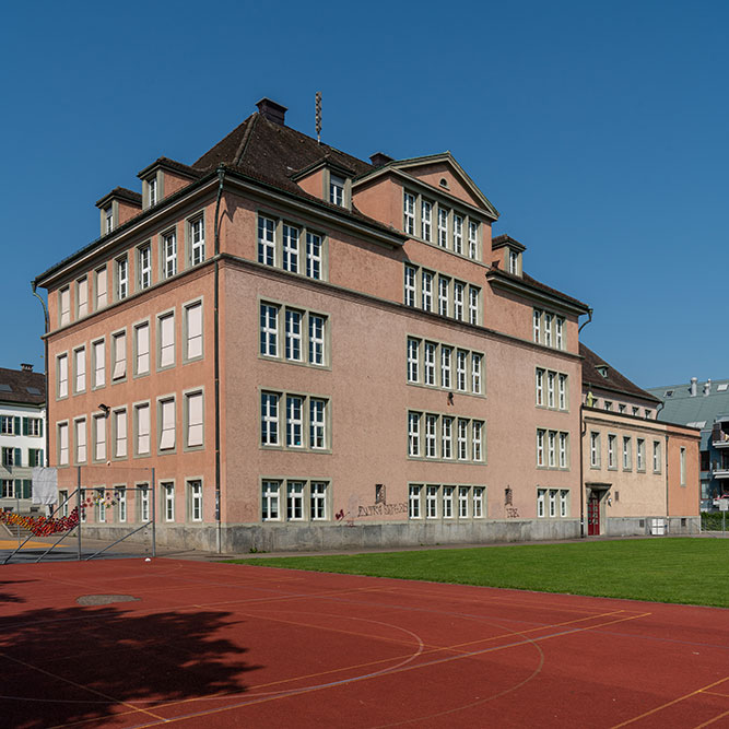 Schulhaus Dorf in Dübendorf