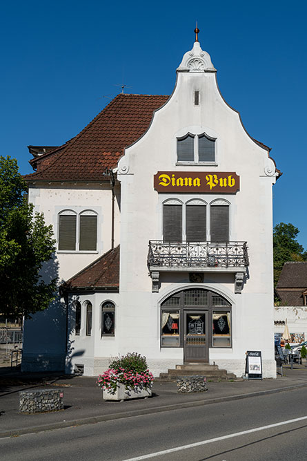 Diana Pub