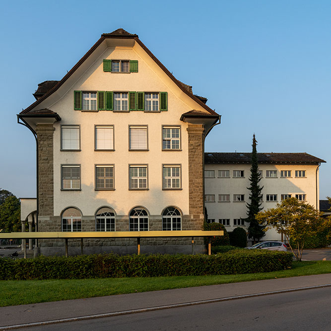 Schulhaus Dorf in Emmen