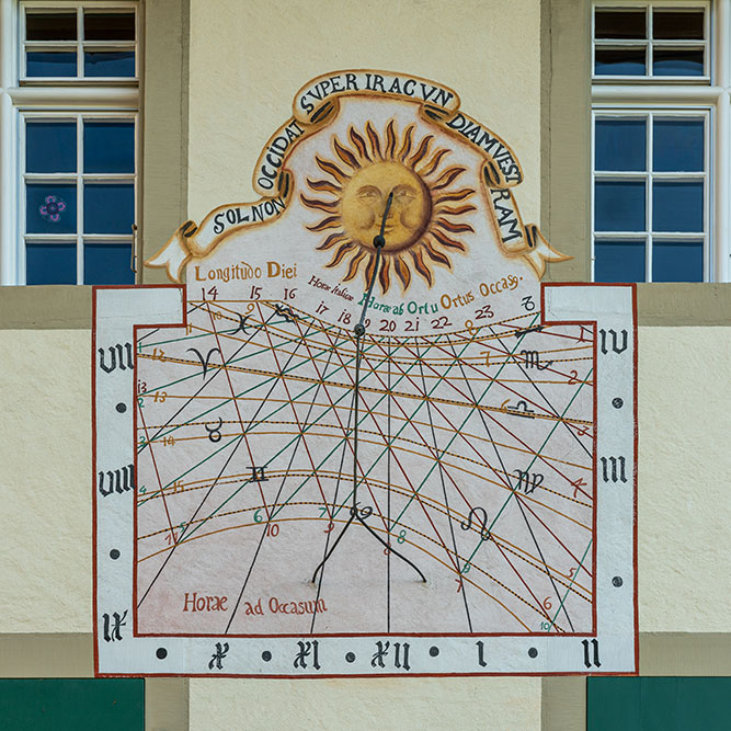 Sonnenuhr
