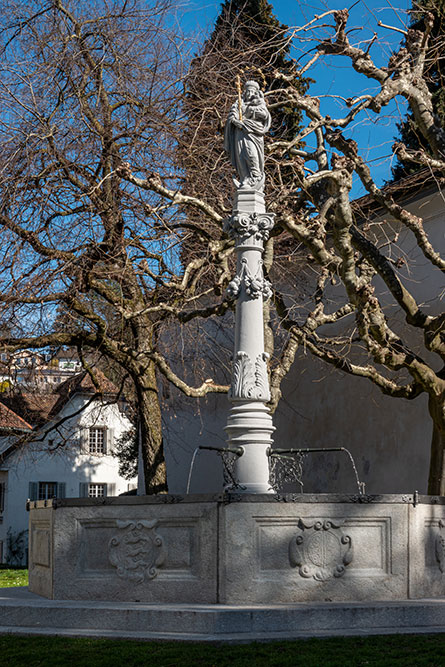 Marienbrunnen bei der Hofkirche