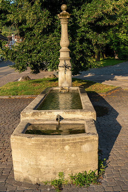 Brunnen