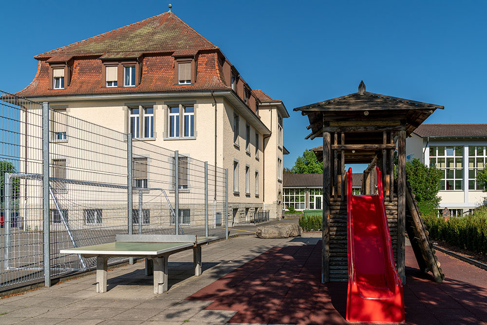 Schulhaus Hübel