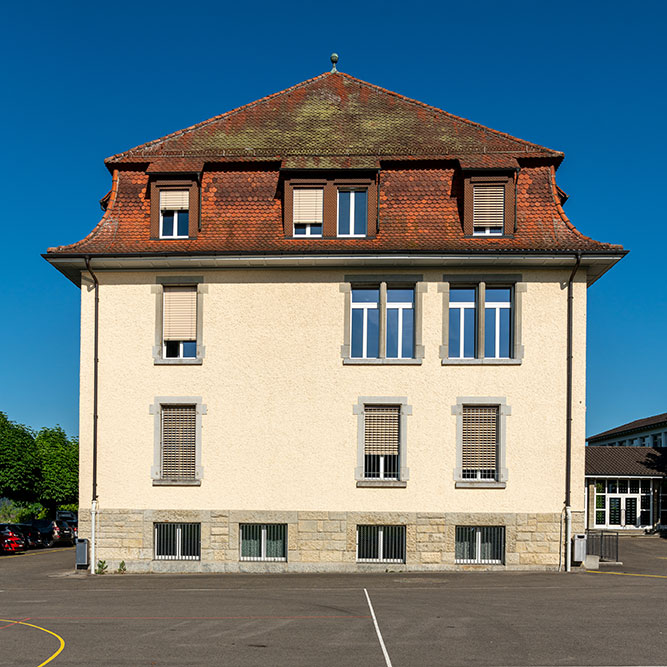 Schulhaus Hübel