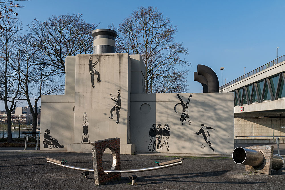 Spielplatz bei der Dreirosenbrücke