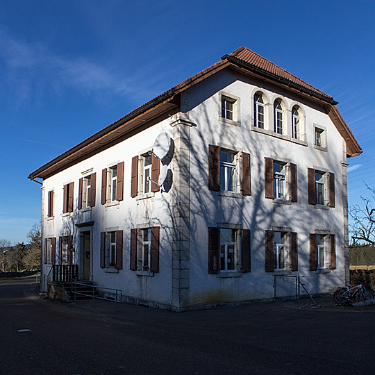 Ecole primaire, Les Rouges-Terres