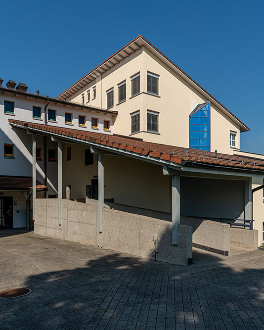 Schulhaus Geissberg Wolfhausen