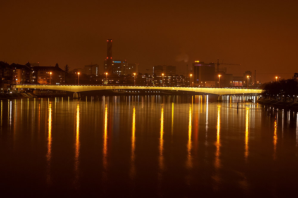 Johanniterbrücke und Rhein