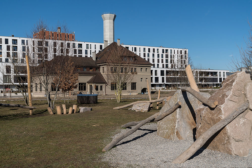 Erlkönigweg, Bahnkantine und Erlenmattpark