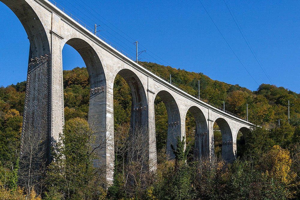 Eisenbahnviadukt in St-Ursanne