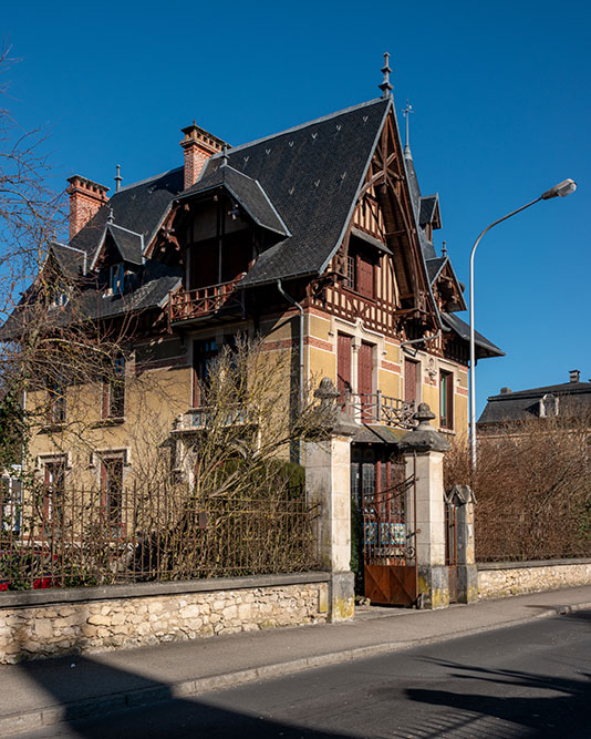Rue Auguste-Cuenin