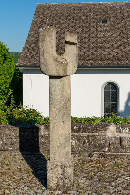 Skulptur auf dem Friedhof Birmensdorf