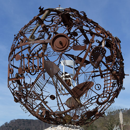 "Global"-Skulptur von Paul Stadler
