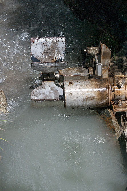 Wasserrad mit Hammer an Suone