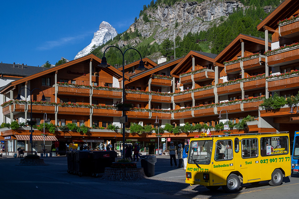 Bahnhofplatz Zermatt