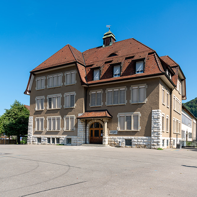 Schulhaus Mühlematt in Lausen