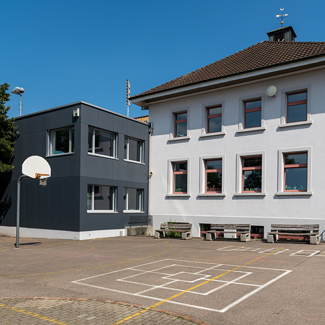 Primarschulhaus in Itingen