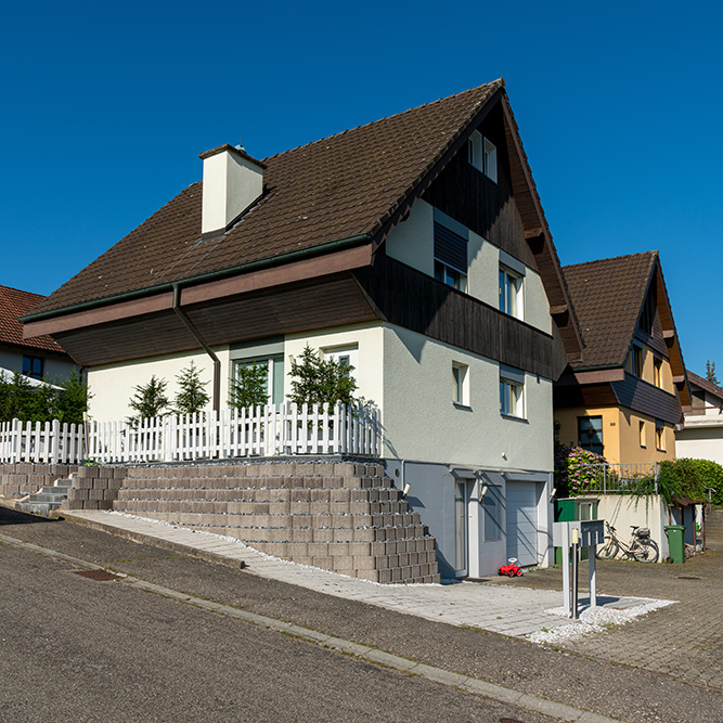 Primarschulhaus in Itingen