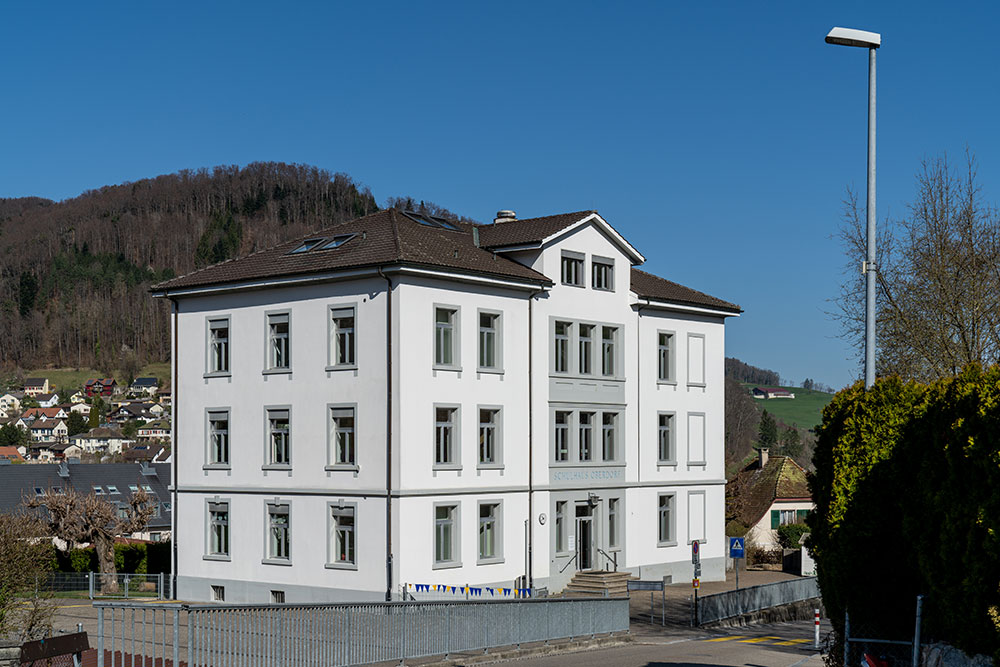 Schulhaus in Oberdorf BL