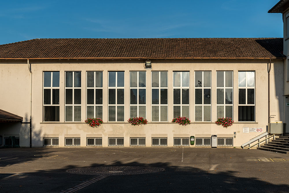 Schulhaus Dorf in Sissach