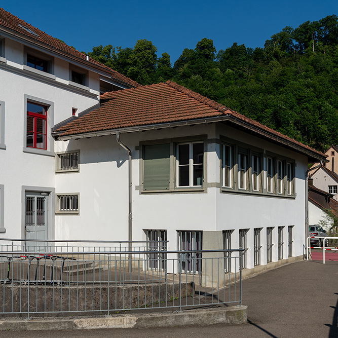 Schulhaus Holde 1 Hölstein