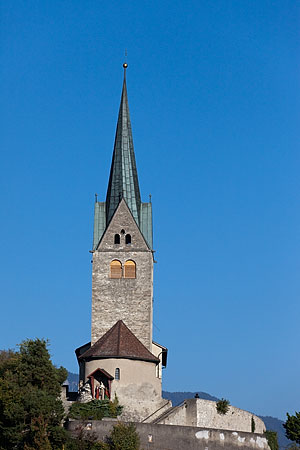 Friedhofskirche Sogn Gion Battista in Domat Ems