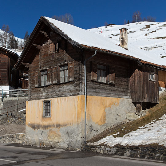 Altes Schulhaus in Castiel