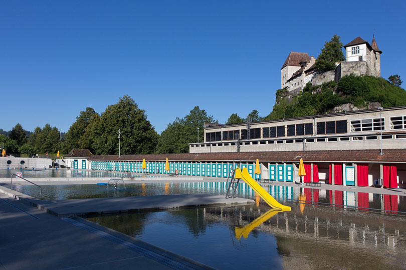 Freibad und Schloss Burgdorf