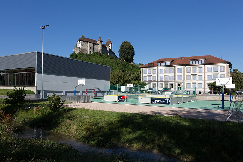 Hallenbad, Schloss und Schulhaus Pestalozzi in Burgdorf