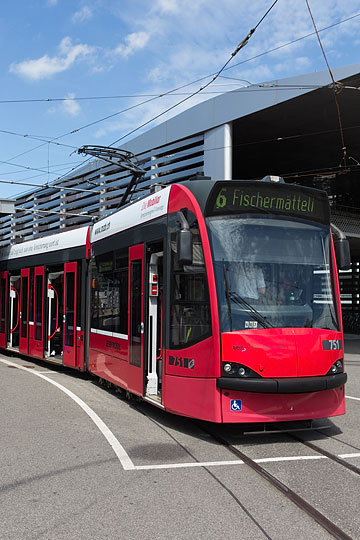 Tram der Linie 6 der Bernmobil in Worb