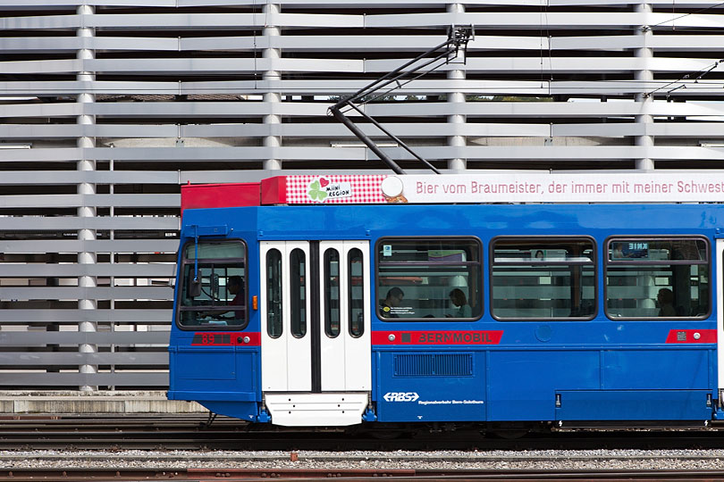 Abfahrt des Blauen Bähnlis nach Bern