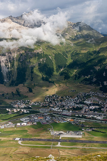 Blick auf Samedan und Flughafen