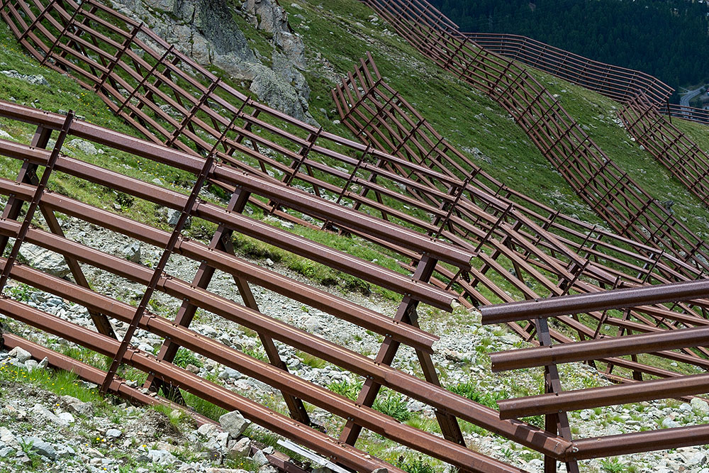 Lawinenverbauungen über Pontresina