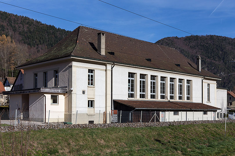 Halle de gymnastique à Court