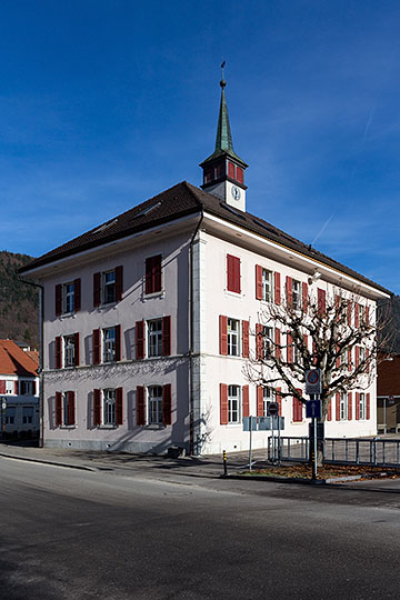 Ecole à Court