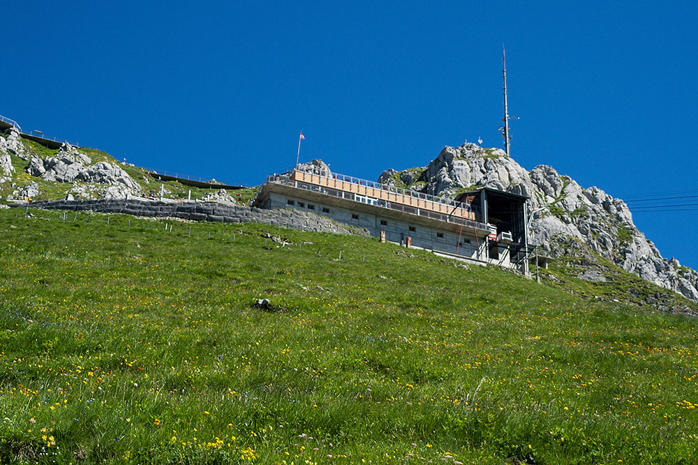 Bergrestaurant und Bergstation auf dem Stockhorn