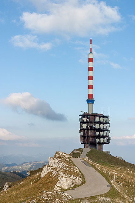 Sendeturm der swisscom auf dem Chasseral