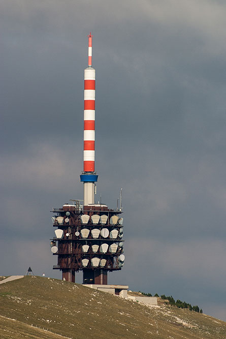 Sendeturm der swisscom auf dem Chasseral