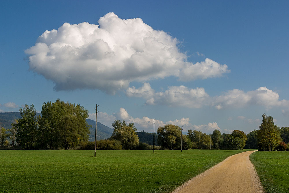 Fussgänger- und Veloweg um Klosterhotel